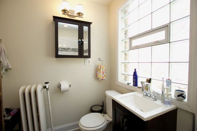 733 Elm Street 301, Winnetka, IL 60093