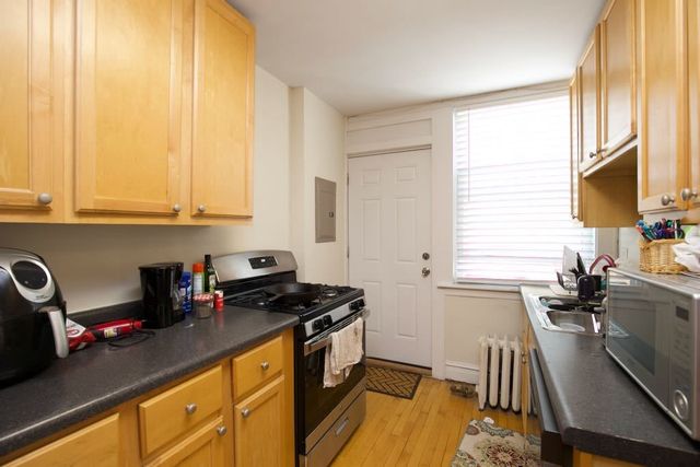733 Elm Street 301, Winnetka, IL 60093
