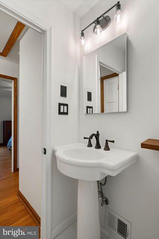 5823 MONTICELLO RD, Alexandria, VA 22303