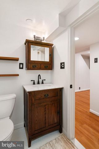 5823 MONTICELLO RD, Alexandria, VA 22303