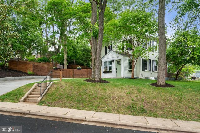 5823 MONTICELLO RD, Alexandria, VA 22303