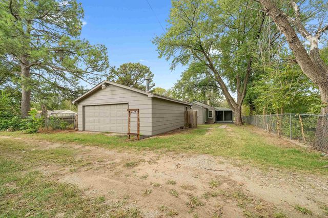 2128 S Wichita St, Wichita, KS 67213