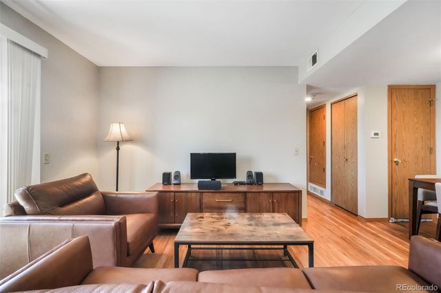 1323 S Cathay Court 202, Aurora, CO 80017