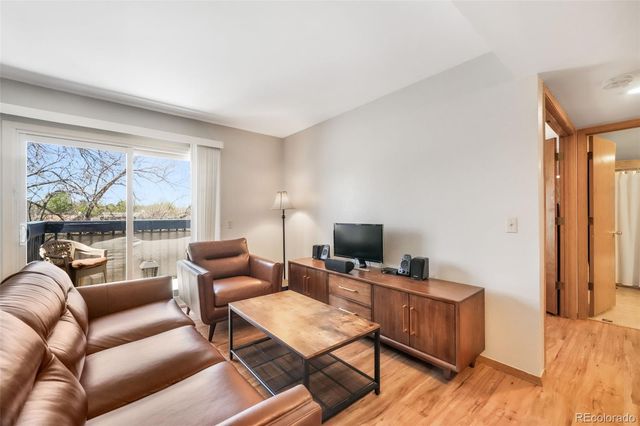 1323 S Cathay Court 202, Aurora, CO 80017