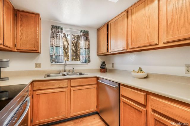 1323 S Cathay Court 202, Aurora, CO 80017