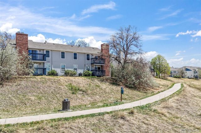 1323 S Cathay Court 202, Aurora, CO 80017