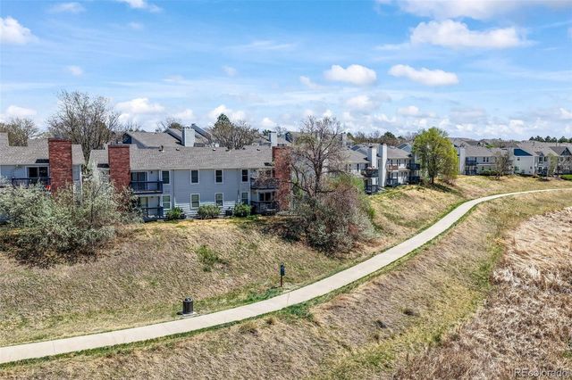 1323 S Cathay Court 202, Aurora, CO 80017