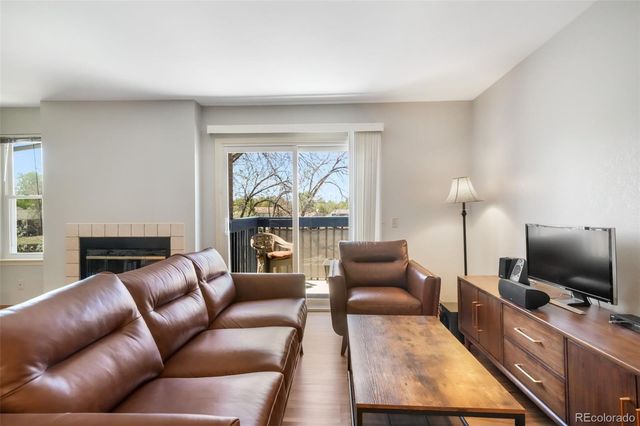 1323 S Cathay Court 202, Aurora, CO 80017