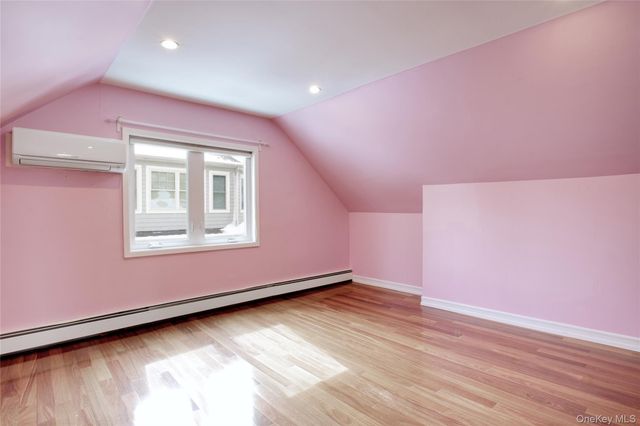 16 Arbor Road, East Hills, NY 11577