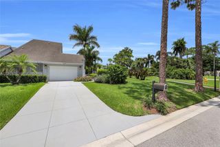 6879 Palm Grove Ct, Palm Beach Gardens, FL 33418