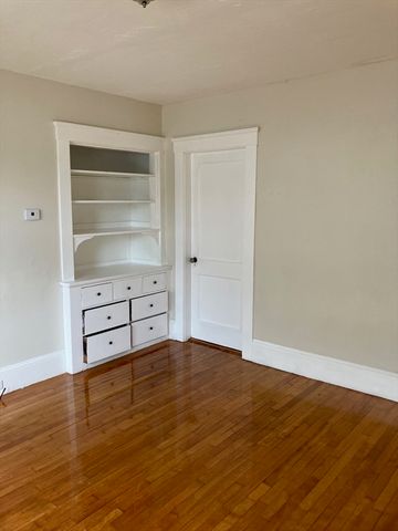 4 Loring Street 1, Worcester, MA 01606