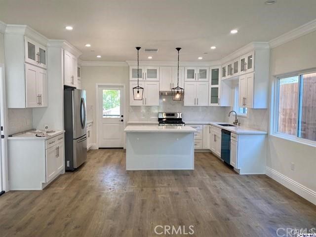 10303 Pinyon Avenue, Tujunga, CA 91042