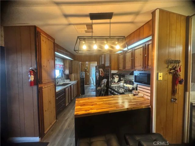 320 N Park Vista 139, Anaheim, CA 92806