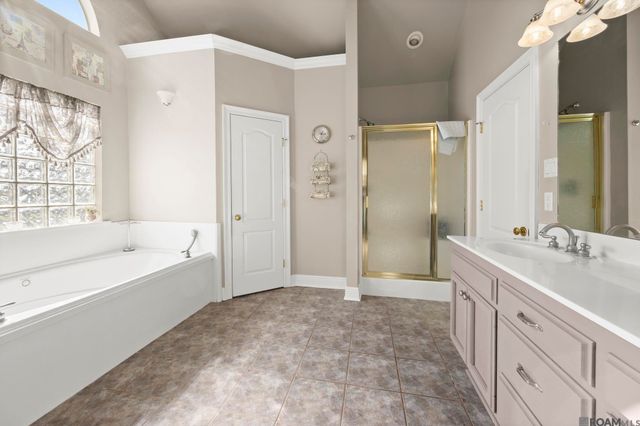 12538 Deerfield Dr, Walker, LA 70785