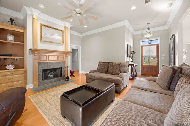 12538 Deerfield Dr, Walker, LA 70785