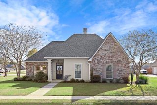 12538 Deerfield Dr, Walker, LA 70785
