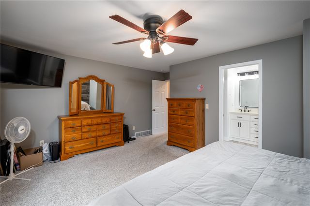 272 Barrington Court, Marion, IA 52302