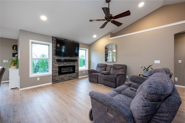 272 Barrington Court, Marion, IA 52302