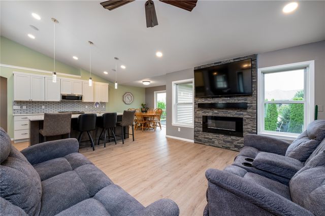 272 Barrington Court, Marion, IA 52302