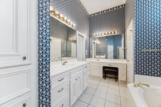 6607 Queensclub Drive, Houston, TX 77069