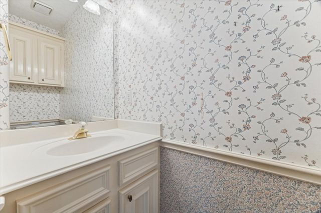 6607 Queensclub Drive, Houston, TX 77069