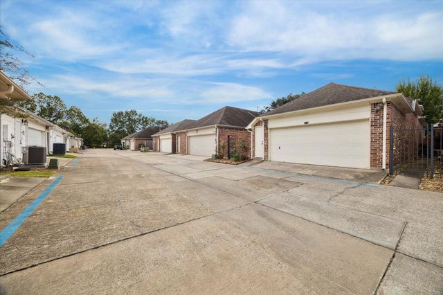 6607 Queensclub Drive, Houston, TX 77069