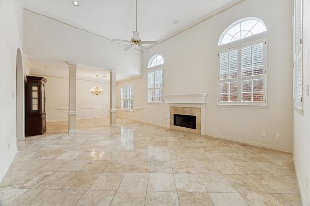 6607 Queensclub Drive, Houston, TX 77069