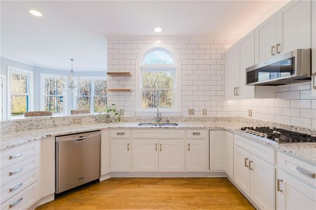 5020 Hickory Hills Drive, Woodstock, GA 30188