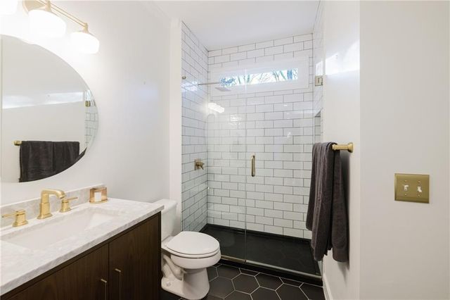 5020 Hickory Hills Drive, Woodstock, GA 30188