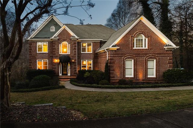 5020 Hickory Hills Drive, Woodstock, GA 30188