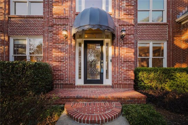 5020 Hickory Hills Drive, Woodstock, GA 30188