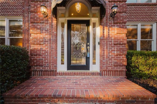 5020 Hickory Hills Drive, Woodstock, GA 30188