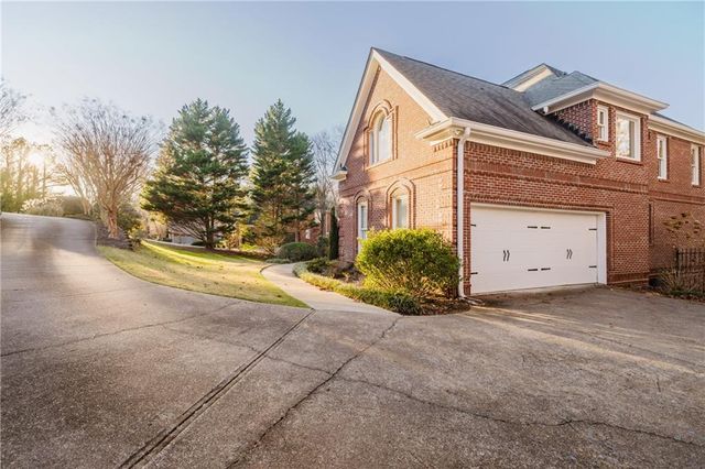 5020 Hickory Hills Drive, Woodstock, GA 30188