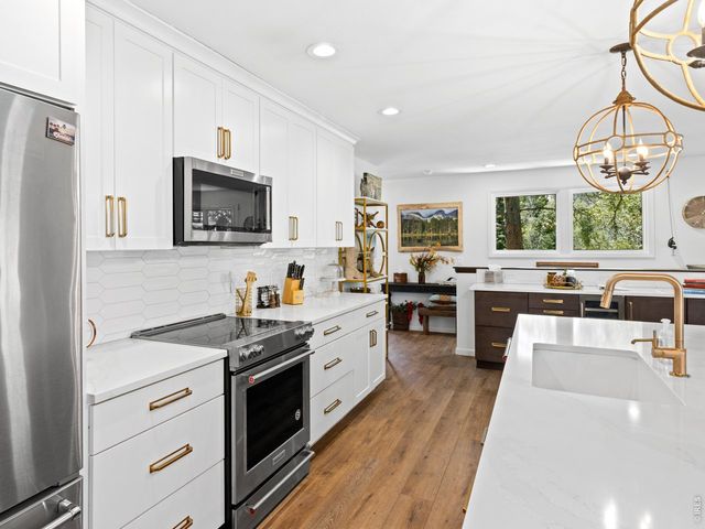 330 Fall River Ln, Estes Park, CO 80517