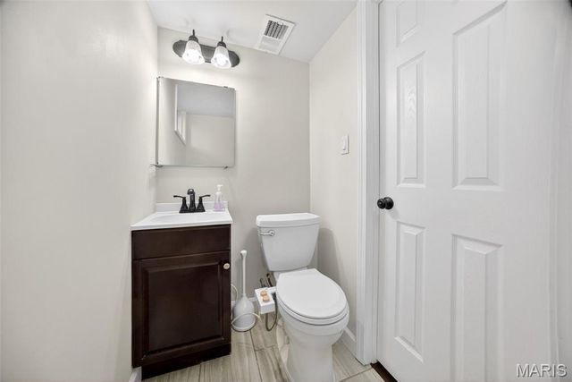 208 Canary Lane, St Charles, MO 63301