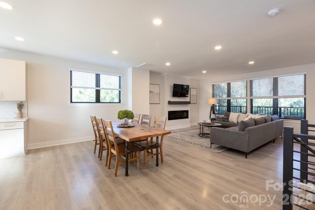 3538 Saker Lane, Charlotte, NC 28211