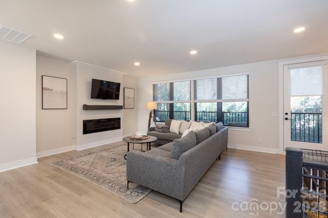 3538 Saker Lane, Charlotte, NC 28211