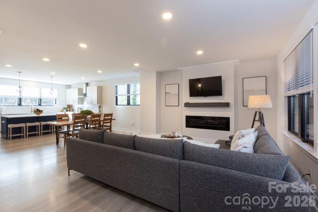 3538 Saker Lane, Charlotte, NC 28211