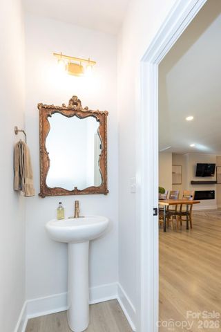 3538 Saker Lane, Charlotte, NC 28211