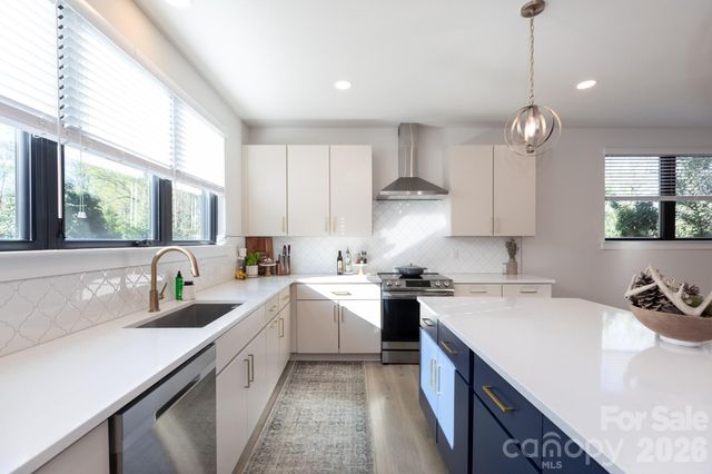 3538 Saker Lane, Charlotte, NC 28211