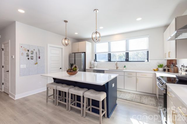 3538 Saker Lane, Charlotte, NC 28211