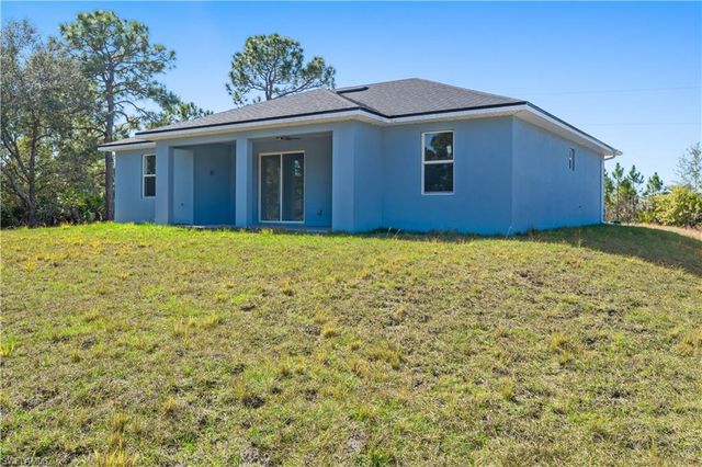 617 Valley AVE S, Lehigh Acres, FL 33974