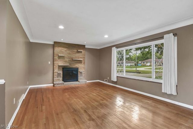 8756 Royalhaven Drive, North Royalton, OH 44133
