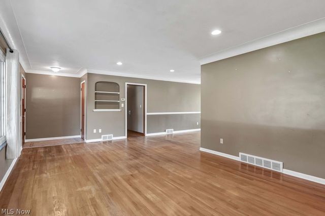 8756 Royalhaven Drive, North Royalton, OH 44133