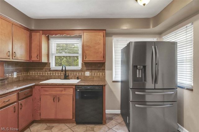 8756 Royalhaven Drive, North Royalton, OH 44133