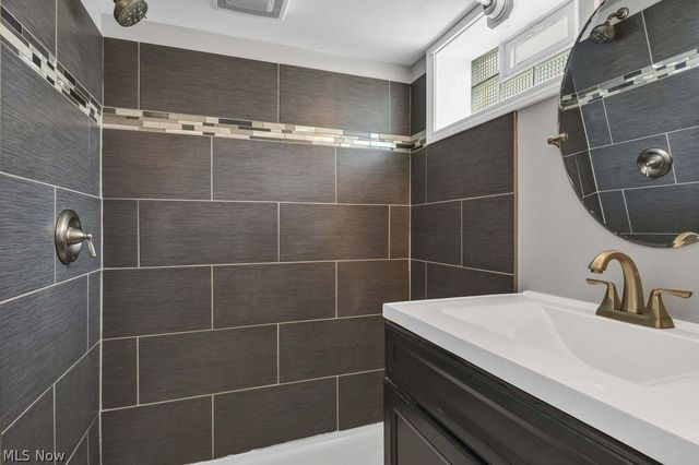 8756 Royalhaven Drive, North Royalton, OH 44133