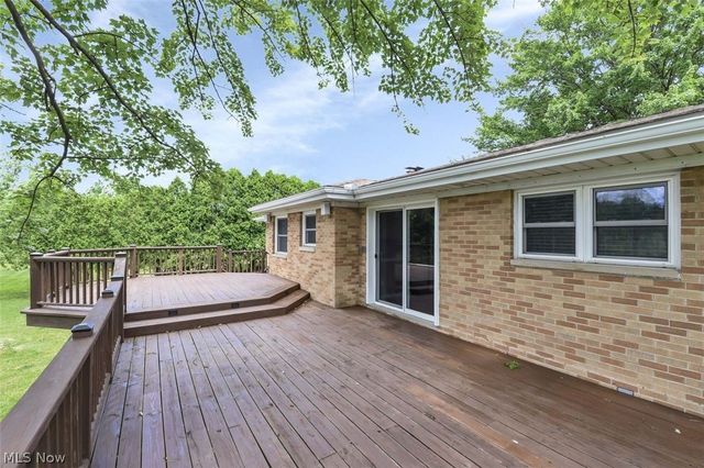 8756 Royalhaven Drive, North Royalton, OH 44133