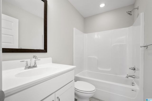 243 RIDGE BOULEVARD, Alabaster, AL 35007