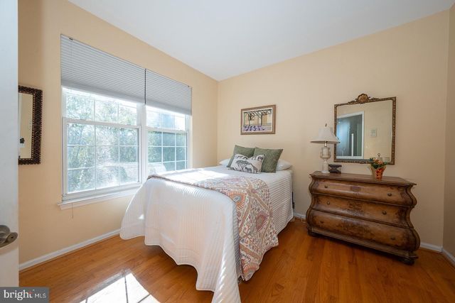 1521 SNEAD GRN, Springfield, PA 19064