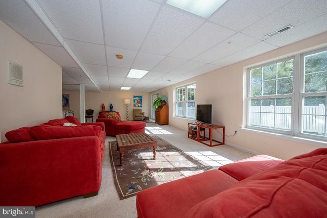 1521 SNEAD GRN, Springfield, PA 19064